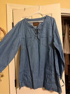L&B Chambray Tie-Neck Tunic in Blue